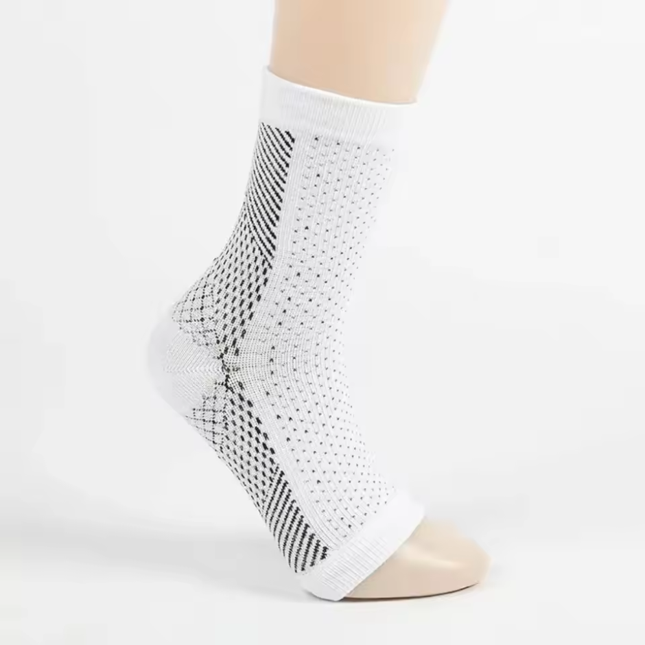 MGX® ANKLE COMPRESSION SOCKS